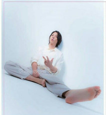 Tomohisa Yamashita Feet (4 images)