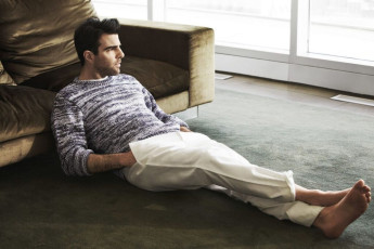 Zachary Quinto Feet (7 images)
