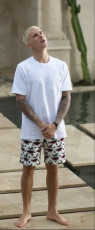 Justin Bieber Feet (154 pictures)
