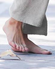 Shawn Mendes Feet (341 pictures)