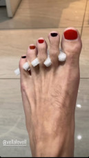 Skylar Astin Feet (112 pics)
