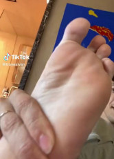Troye Sivan Feet (26 pics)
