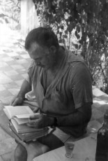 Ernest Hemingway Wikifeet