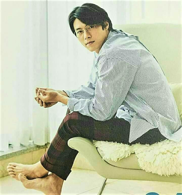 Hyun Bin Feet