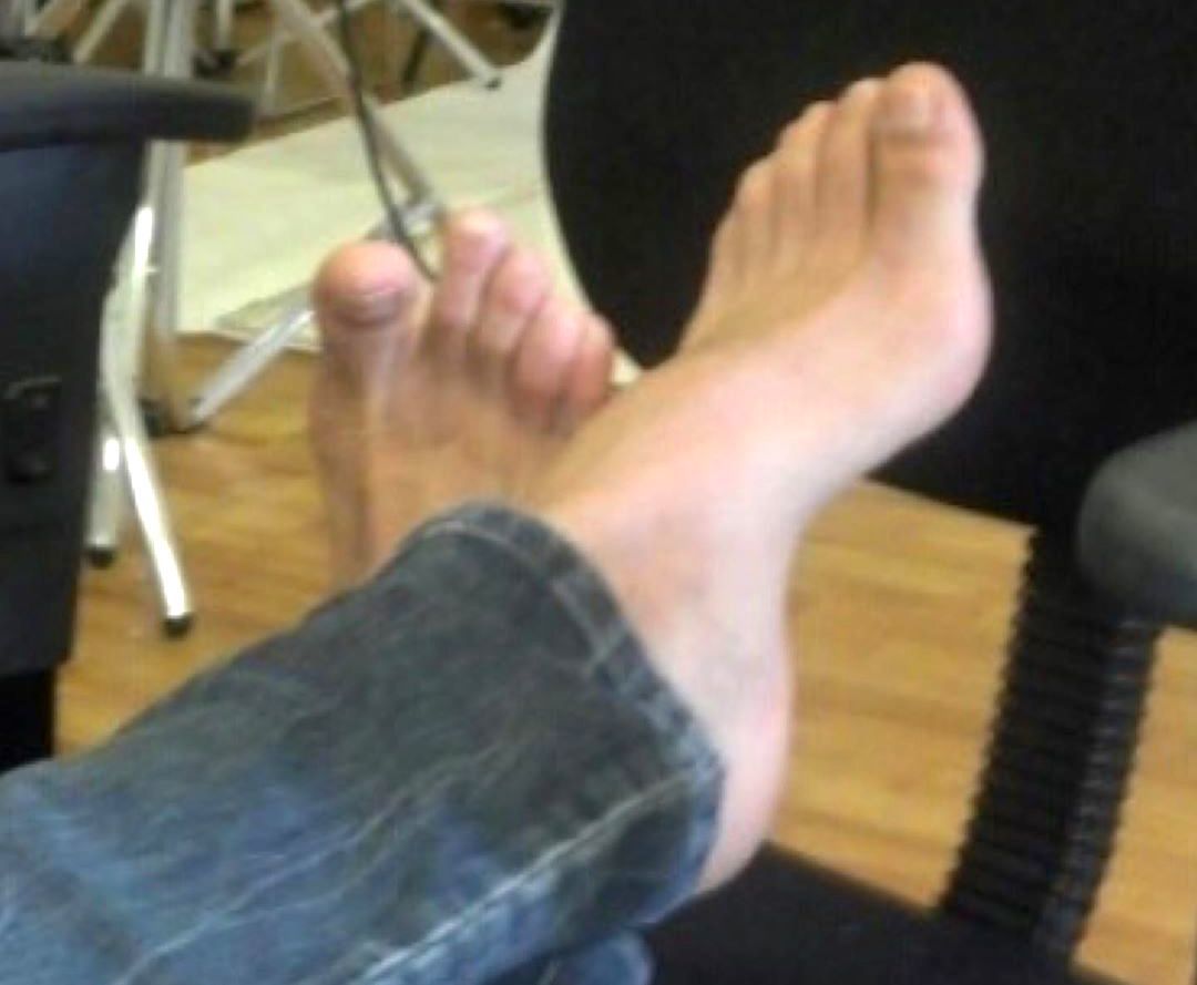 Renan Oliveira Feet