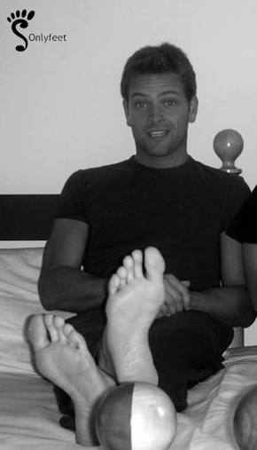 Alessandro Borghi Feet