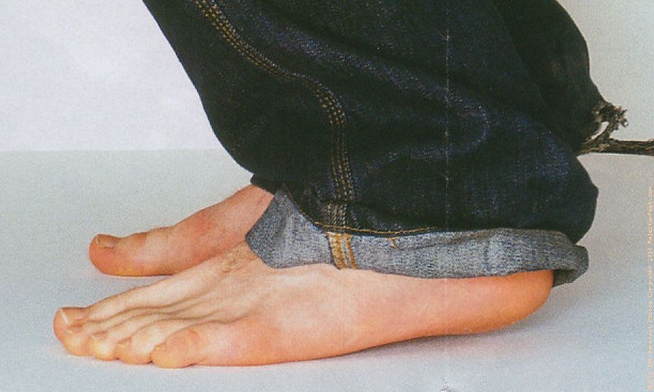 Harry Judd Feet