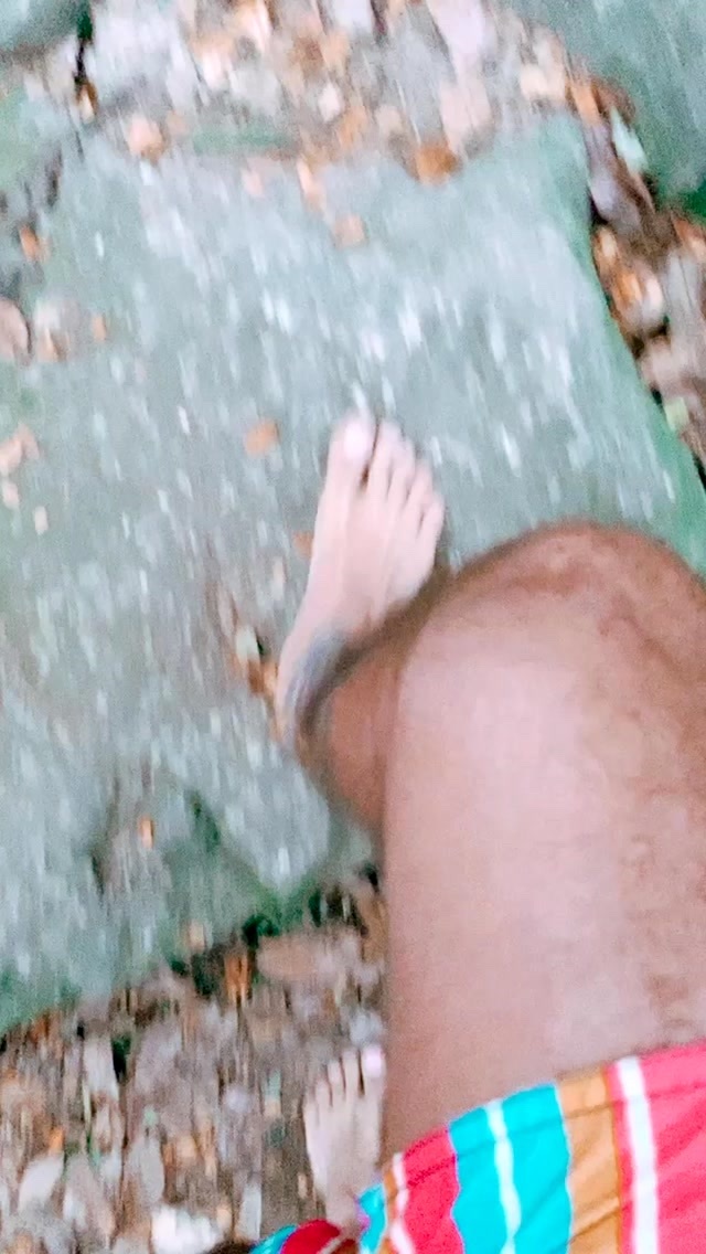 Luan Cavati Feet