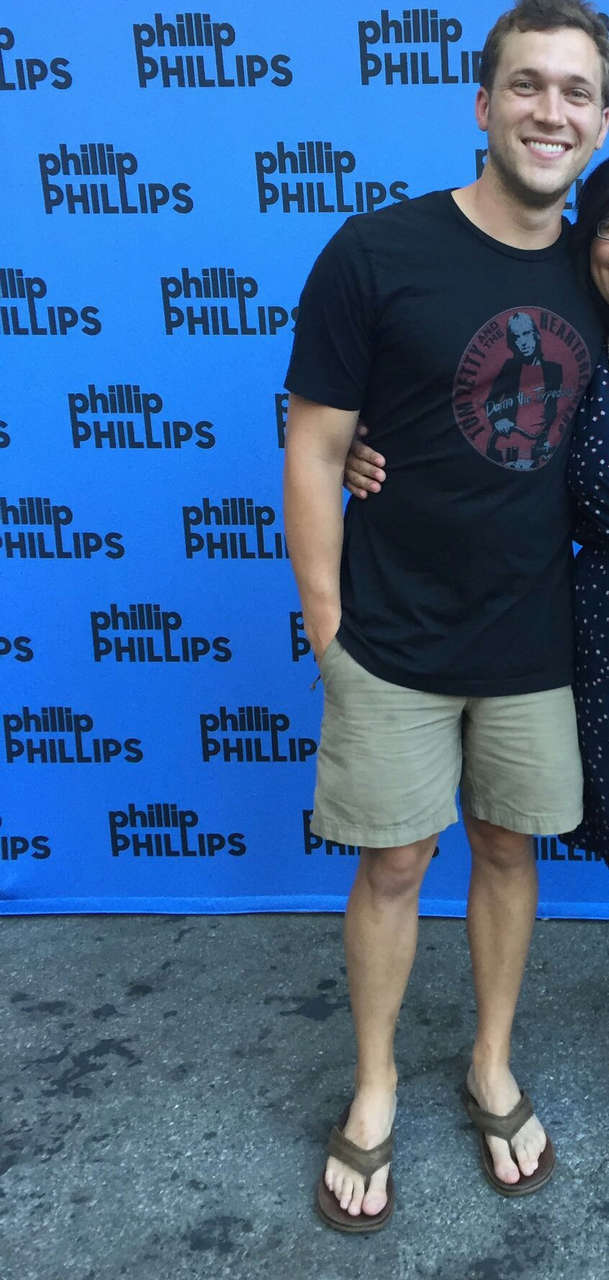 Phillip Phillips Feet