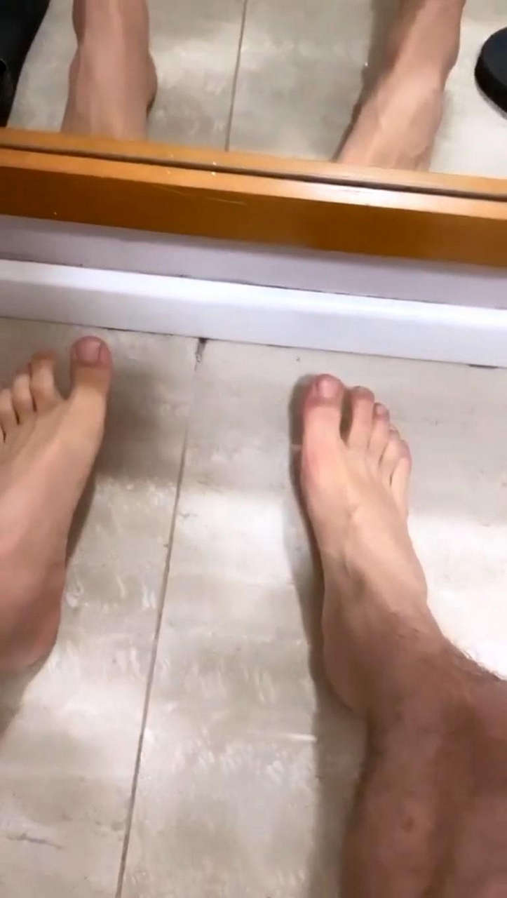 Victor Ferraz Feet