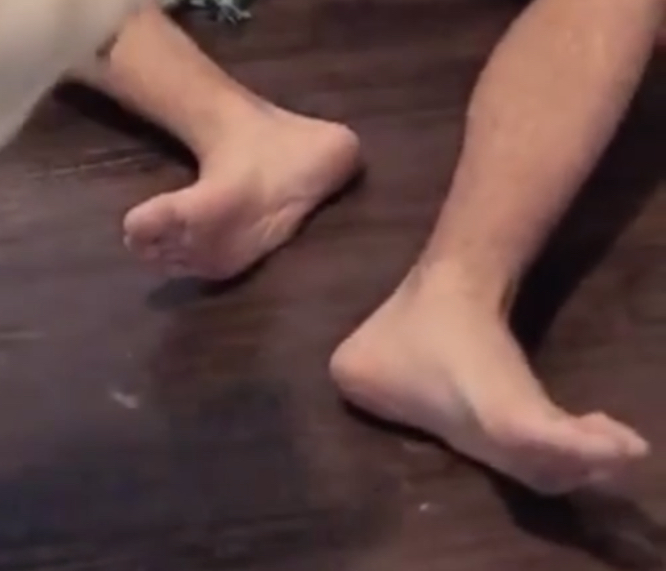 Noah Centineo Feet