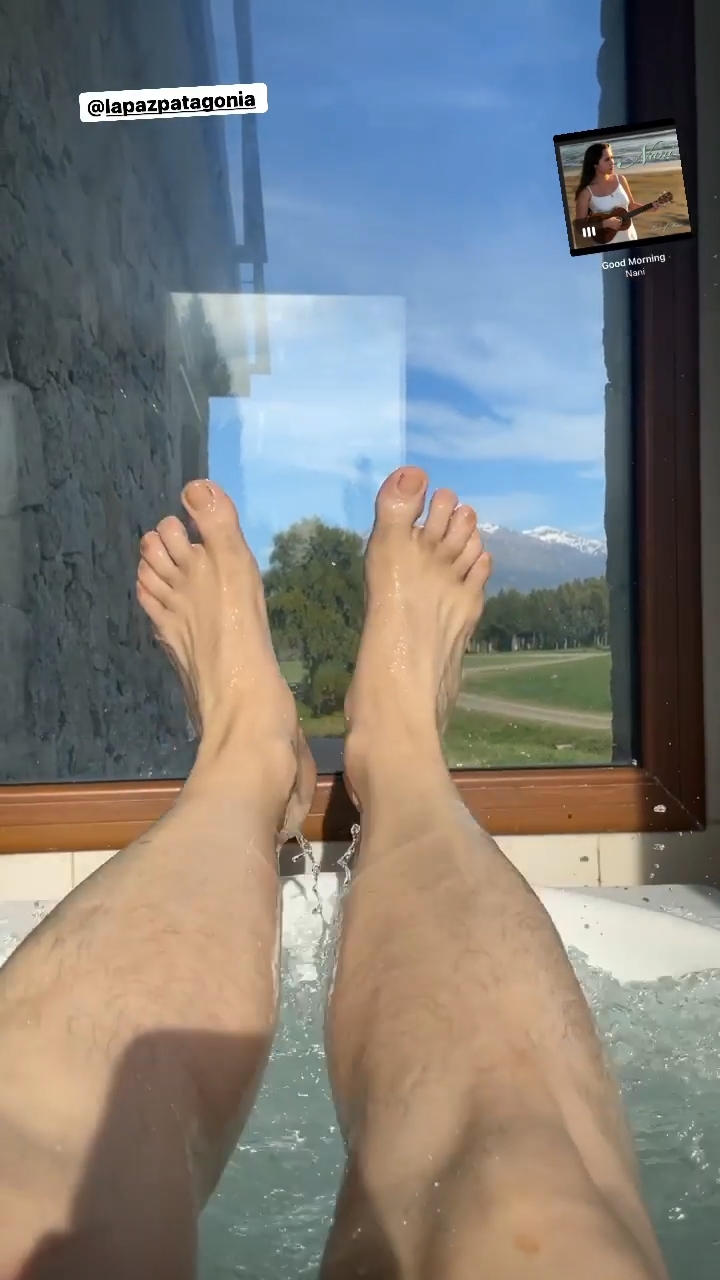 Osvaldo Gross Feet