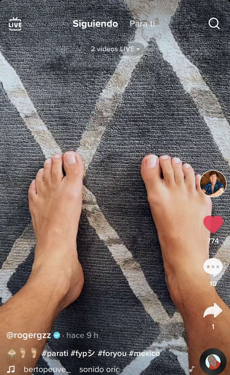 Roger Gonzalez Garza Feet