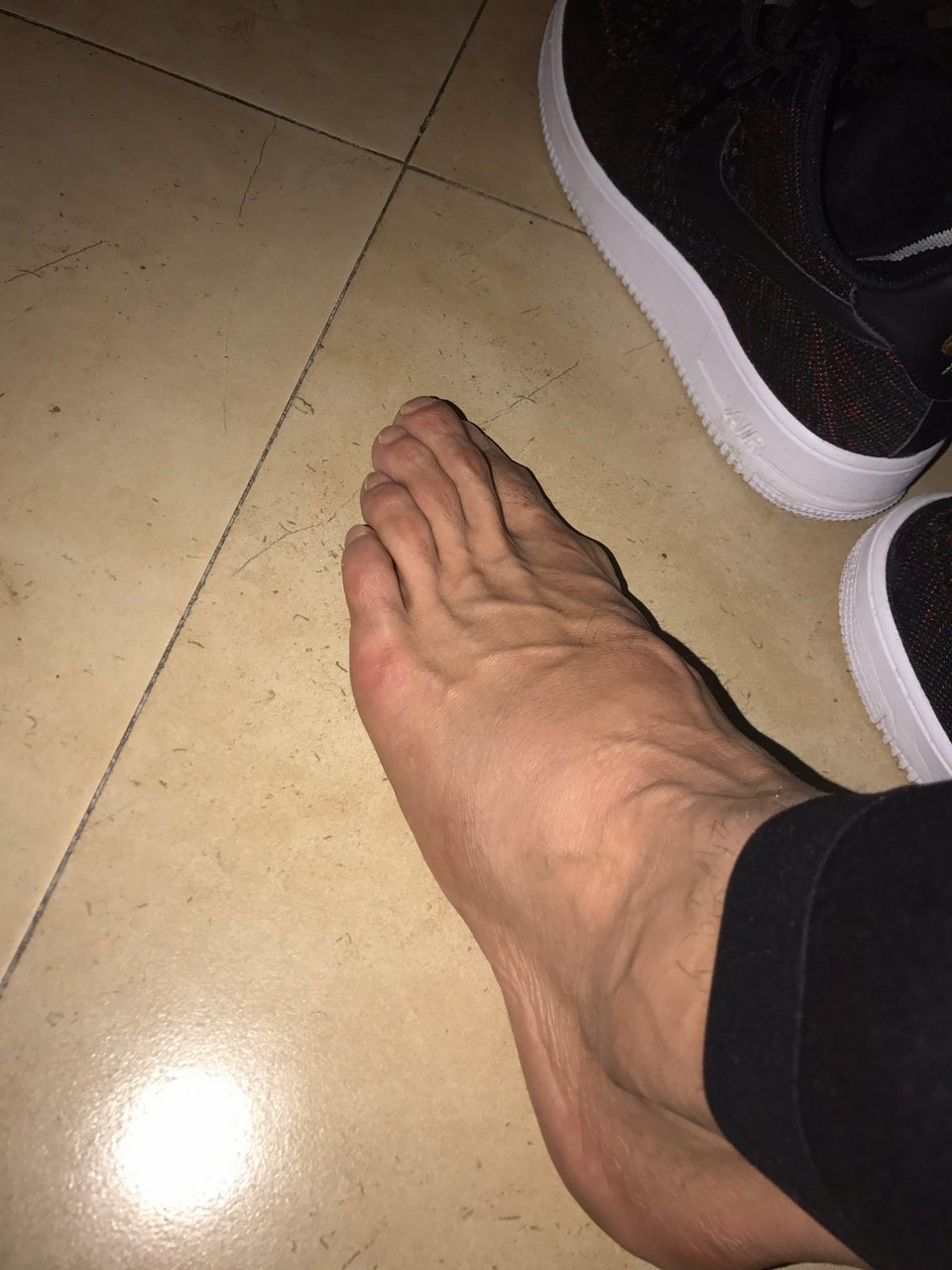 Alan Pulido Feet