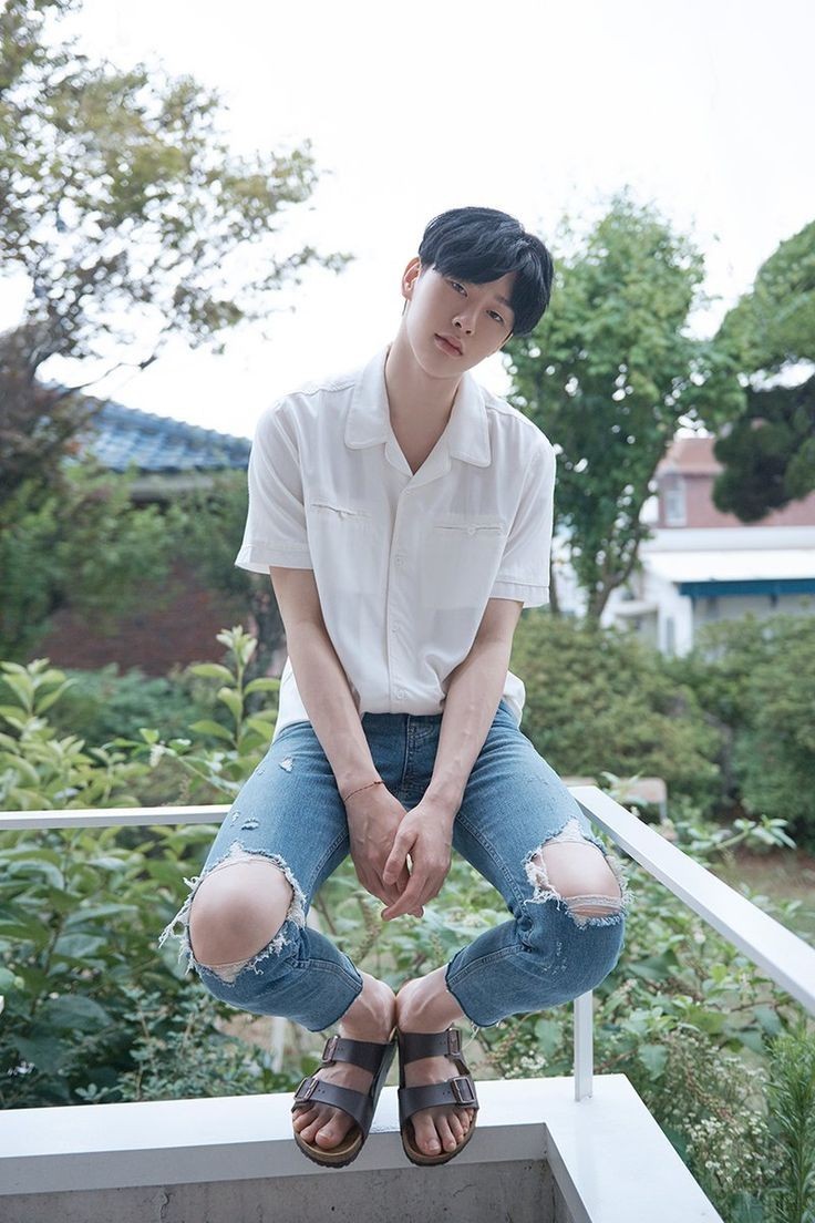Hyun Bin Kwon Feet