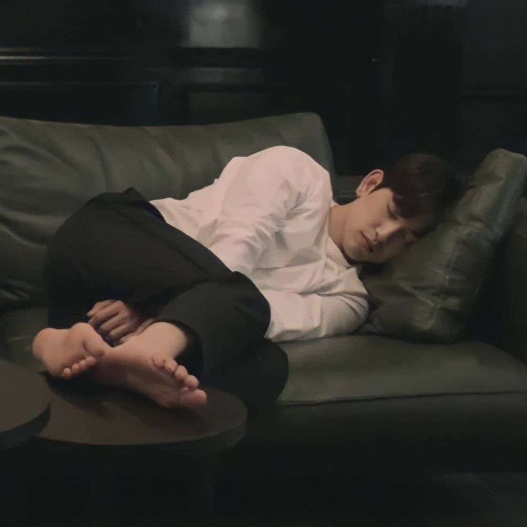 Jin Young Park Feet
