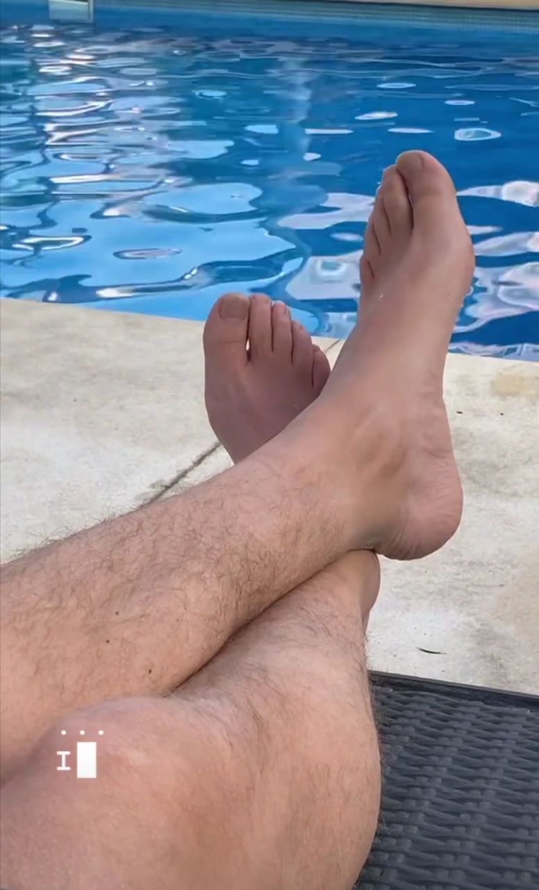 Jonathan Islas Feet