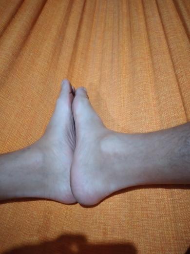 Klaus Hee Feet
