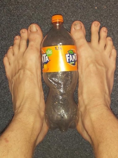 Lars Motza Feet