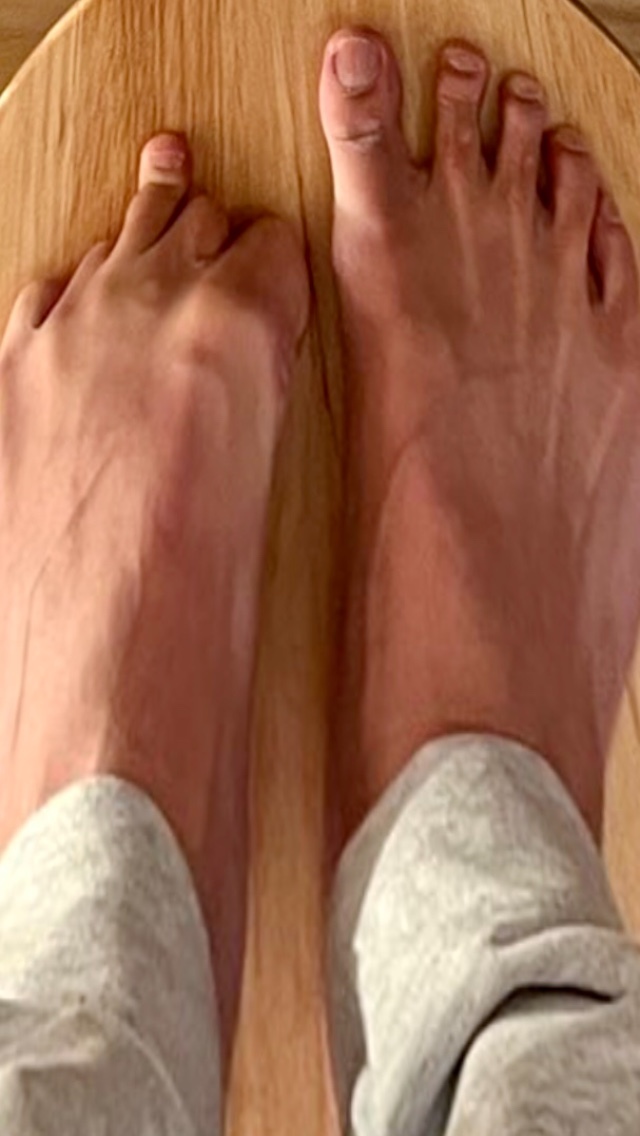 Newton Nguyen Feet
