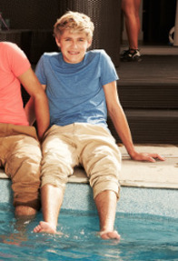 Niall Horan Feet