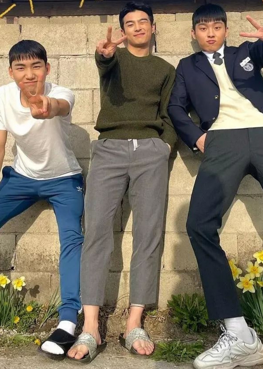 Sang Yeon Son Feet
