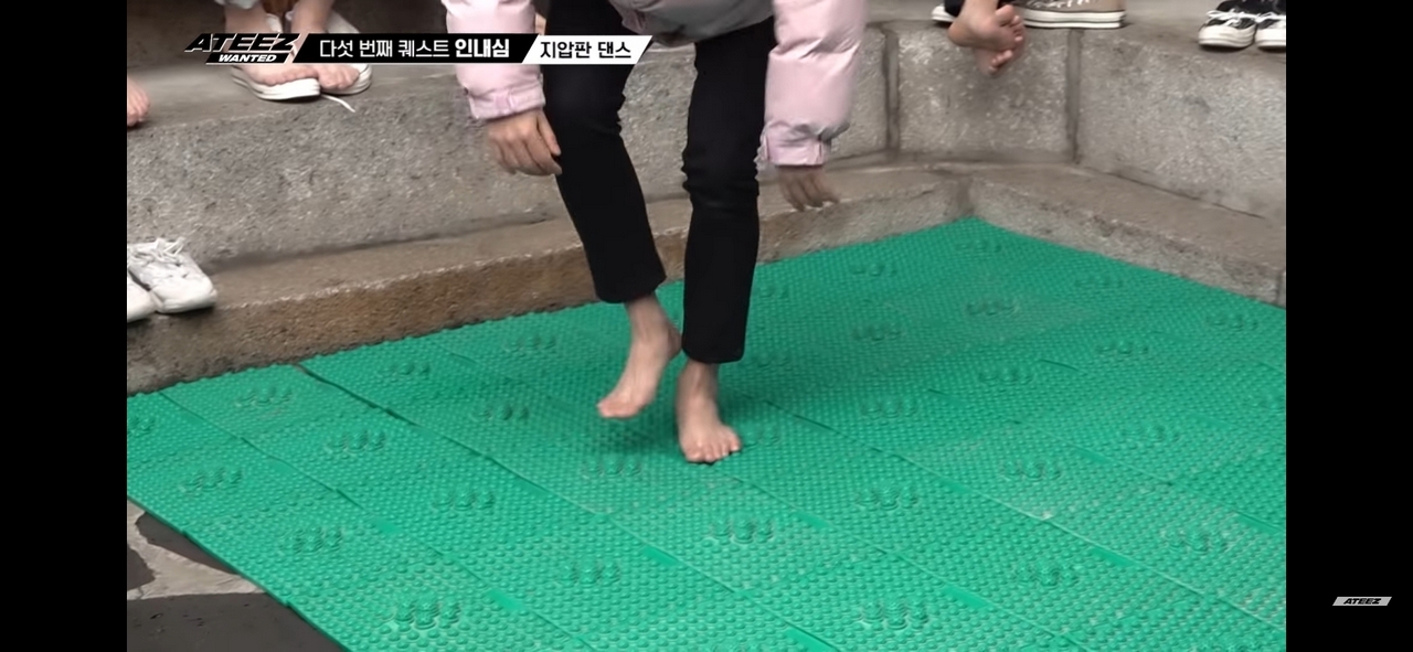 Seong Hwa Park Feet