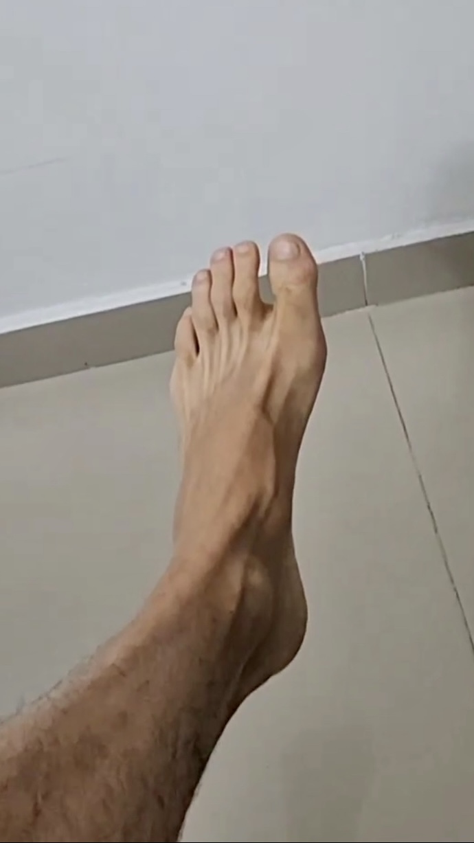 Daniel Maguire Feet